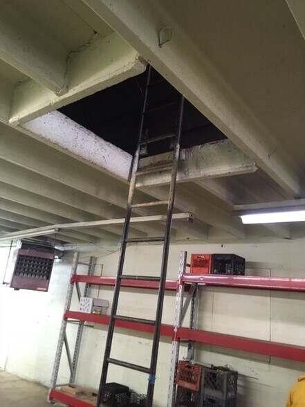 More Photos Of 175 W Main St, Amsterdam Auto Repair For Sale