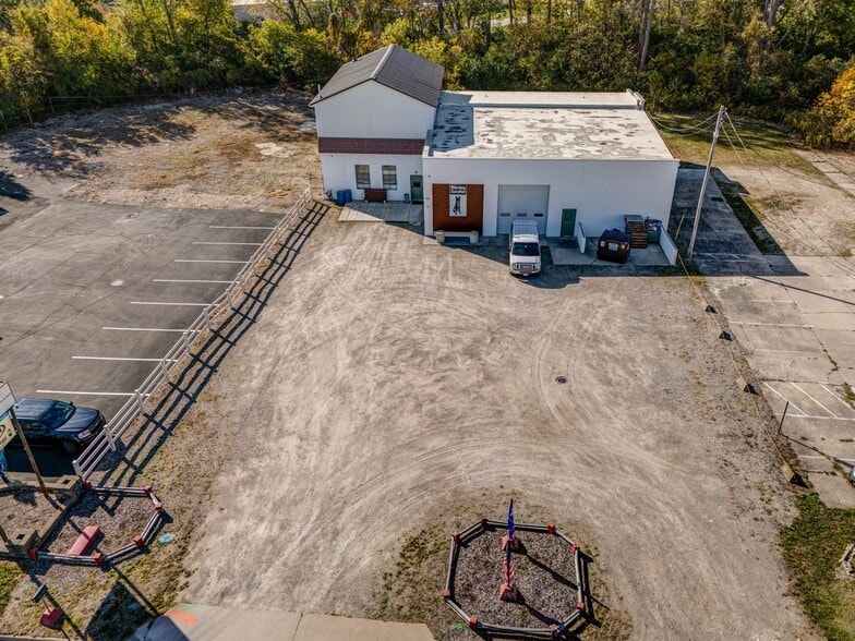More Photos Of 322 Illinois Ave, Maumee Warehouse For Sale