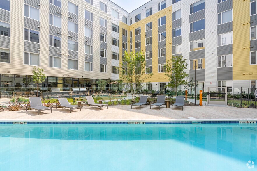 More Photos Of 85 Boston St, Everett Apartments For Lease