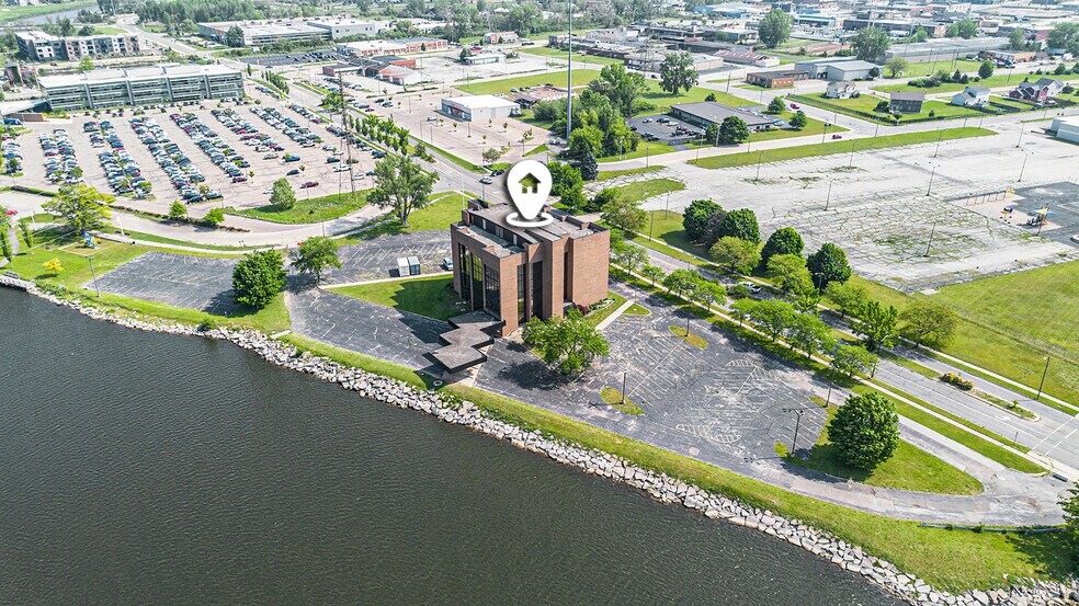 More Photos Of 400 Riverview Dr, Benton Harbor Office Residential For Sale