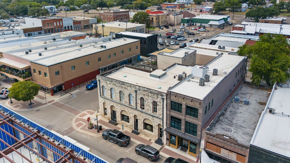 More Photos Of 200 E Central Ave, Belton Office Residential For Sale