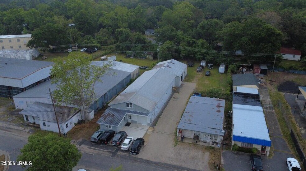 Primary Photo Of 2728 Depot Rd, Beaufort Flex For Sale