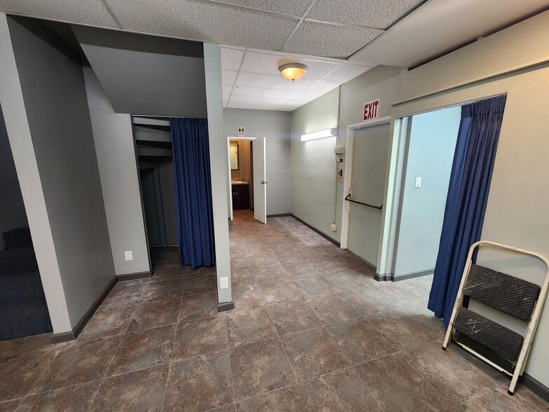 More Photos Of 909 Kapahulu Ave, Honolulu Freestanding For Lease