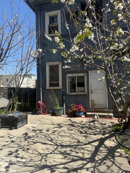 More Photos Of 623-625 S 2nd St, San Jose Dormitory For Sale