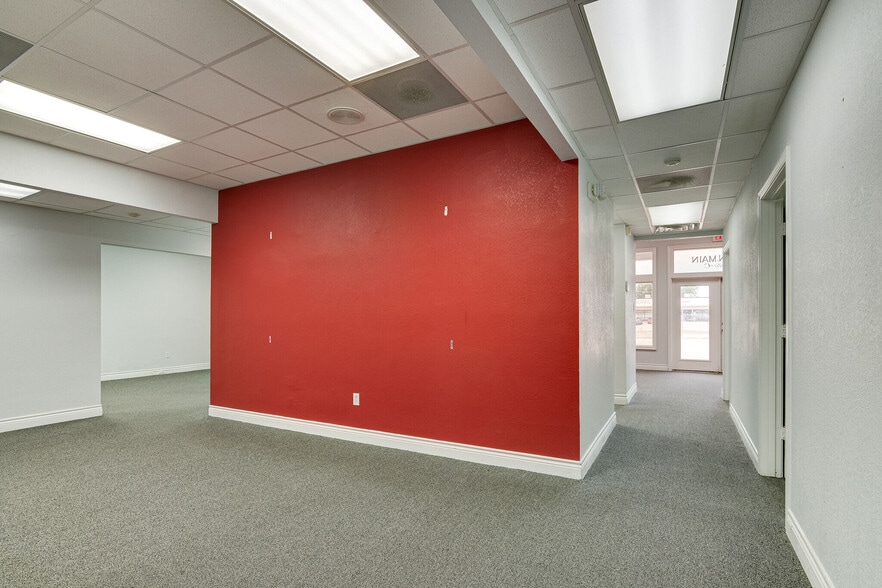 More Photos Of 310 N Main St, Keller Unknown For Lease