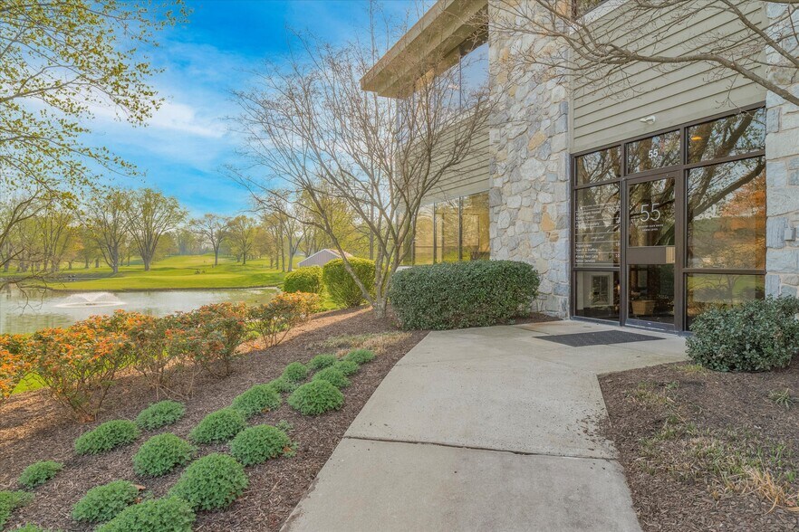 More Photos Of 55 Country Club Dr, Downingtown Medical For Lease