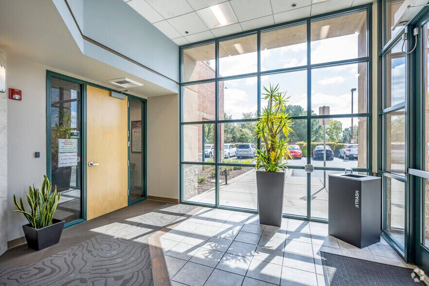 More Photos Of 1620 Santa Clara Dr, Roseville Office For Lease