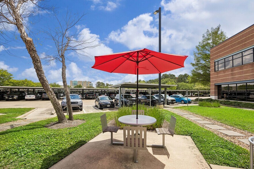 More Photos Of 4700 W Sam Houston Pky N, Houston Office For Lease