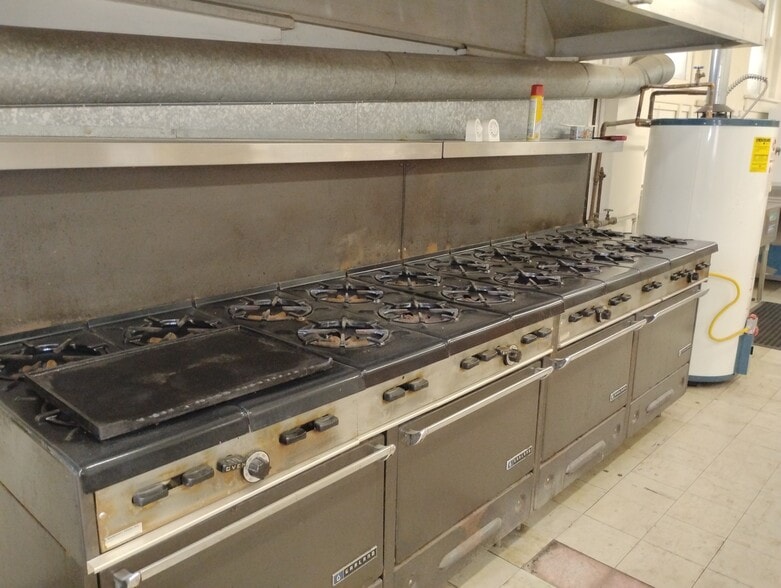More Photos Of 906 Elm St, Coffeyville Religious Facility For Sale