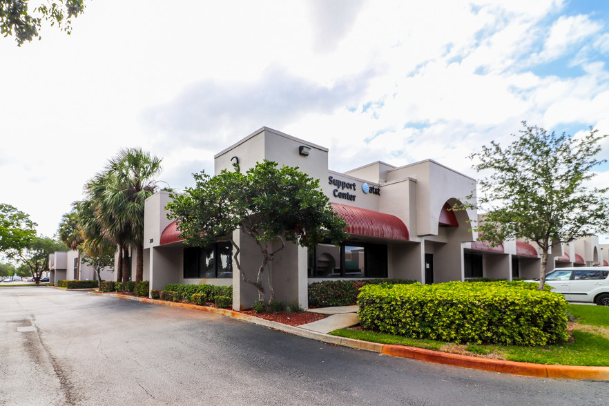 Primary Photo Of 6555 Powerline Rd, Fort Lauderdale Unknown For Lease