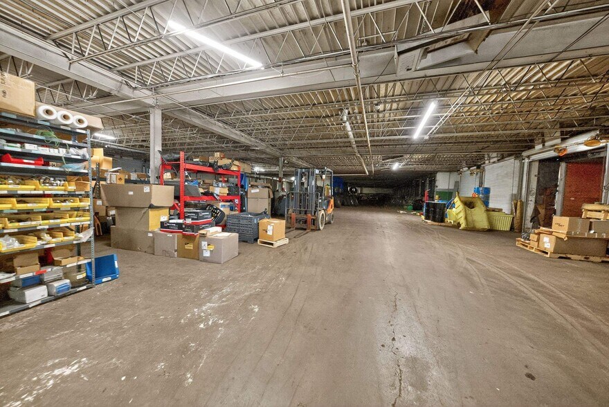 More Photos Of 42 Verbraska Ave, Amsterdam Distribution For Sale