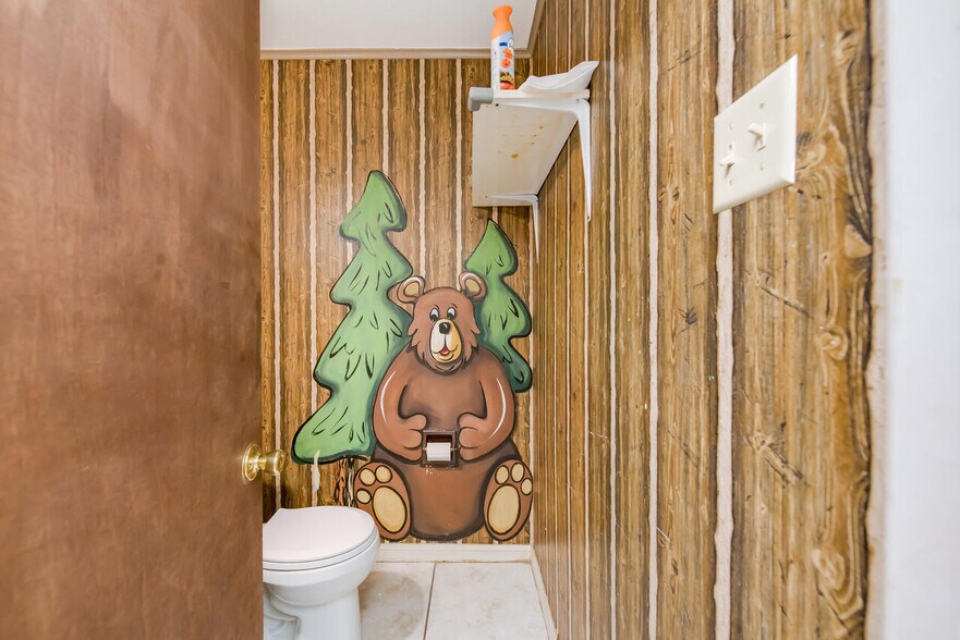 More Photos Of 2000 N 25th St, Waco Daycare Center For Sale