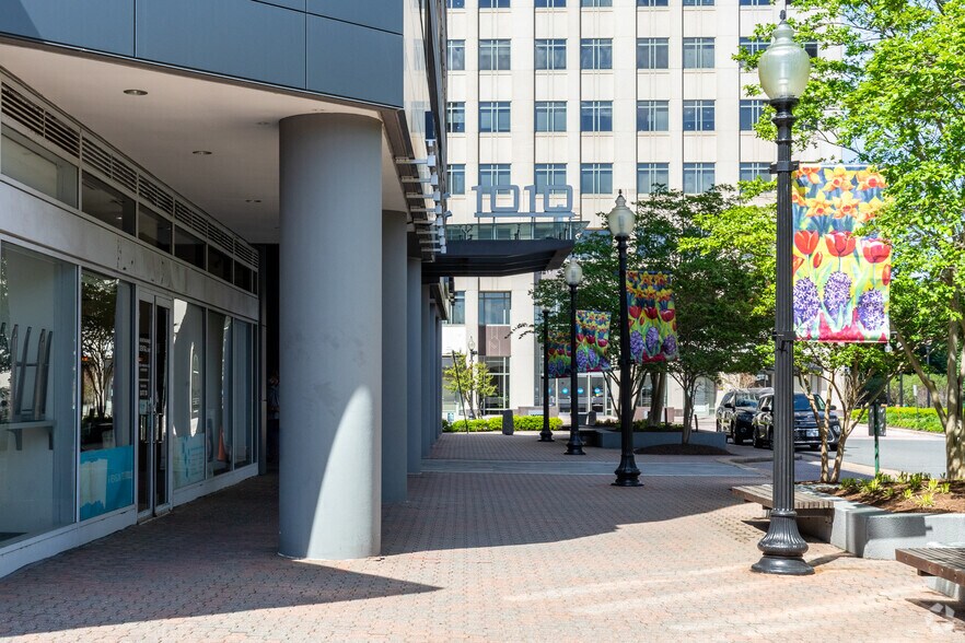 More Photos Of 1010 N Glebe Rd, Arlington Office For Lease