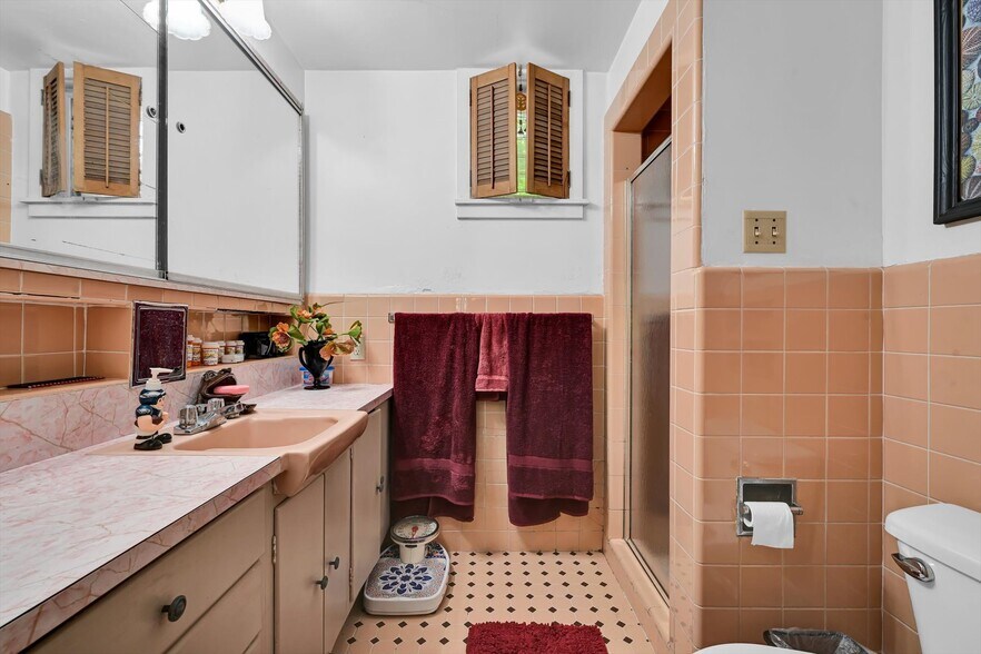 More Photos Of 1305 Hampden Blvd, Reading Multifamily For Sale