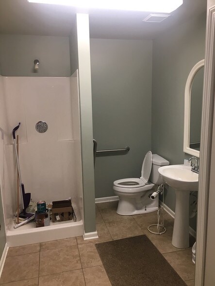 More Photos Of 903 Constitution Blvd, Beaver Falls Office For Lease