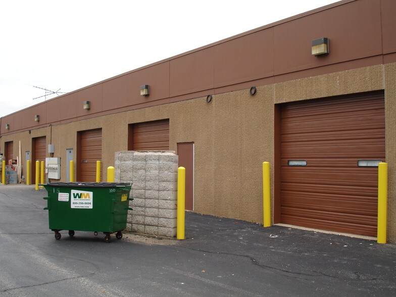 More Photos Of 350-370 Lexington Dr, Buffalo Grove Flex For Lease