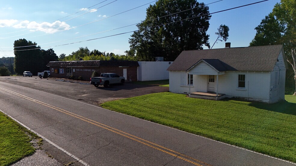 More Photos Of 1314 Old Highway 601, Mount Airy Office For Sale