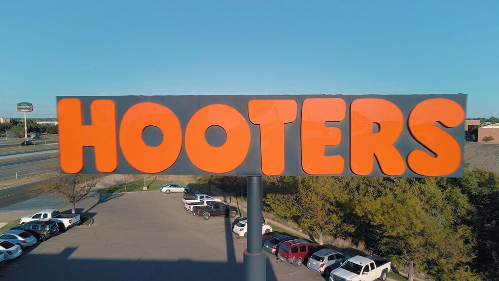 More Photos Of 8101 W I-40, Amarillo Restaurant For Lease