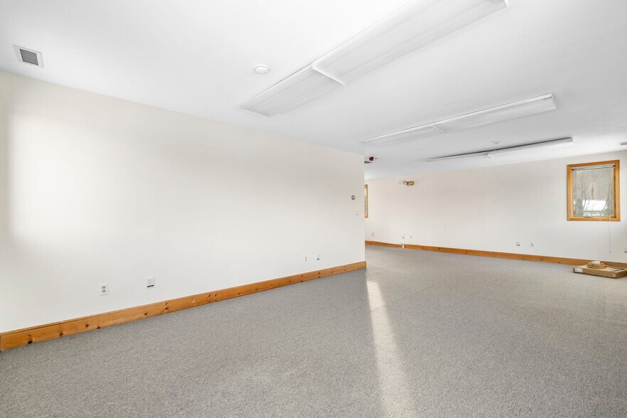 More Photos Of 7 Stokum Ln, New City Office For Sale