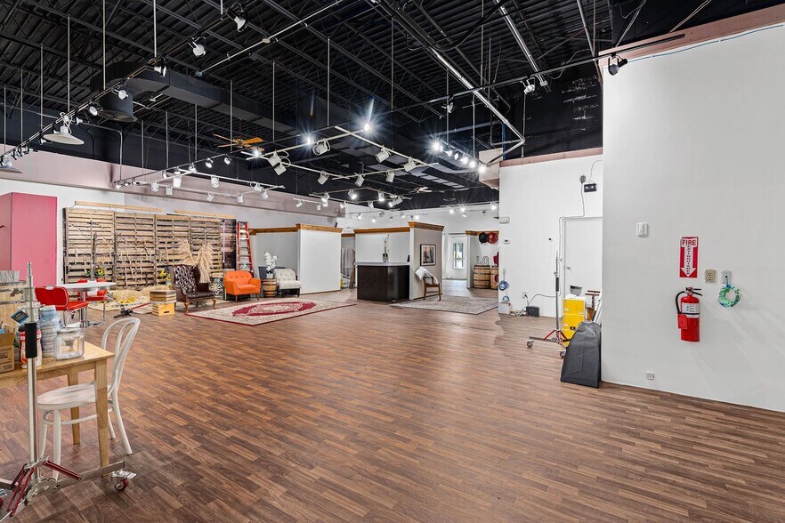 More Photos Of 33 W King St, Rhinelander Storefront Retail Office For Sale