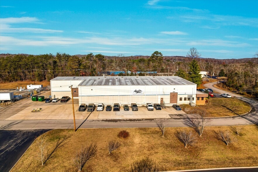 Primary Photo Of 100 Meco Ln, Oak Ridge Warehouse For Lease