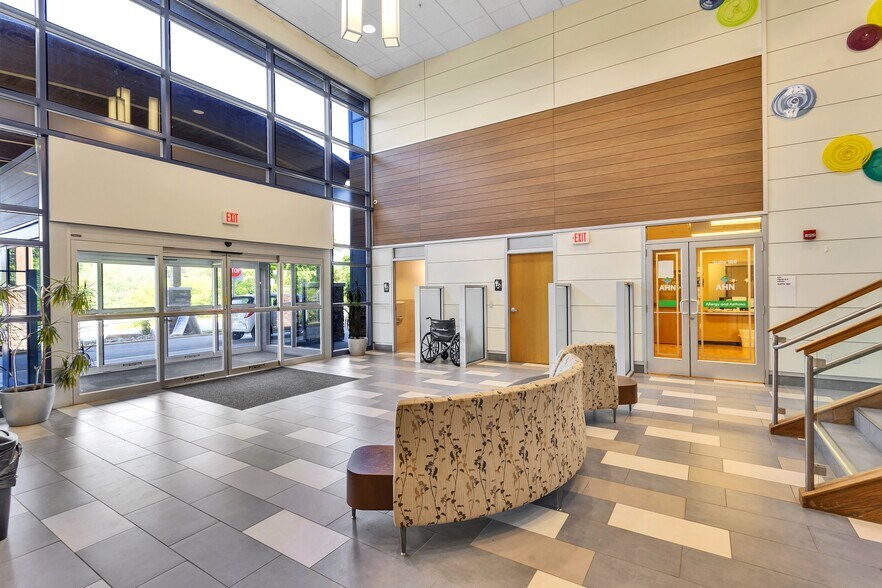 More Photos Of 310 Rodi Rd, Pittsburgh Medical For Sale