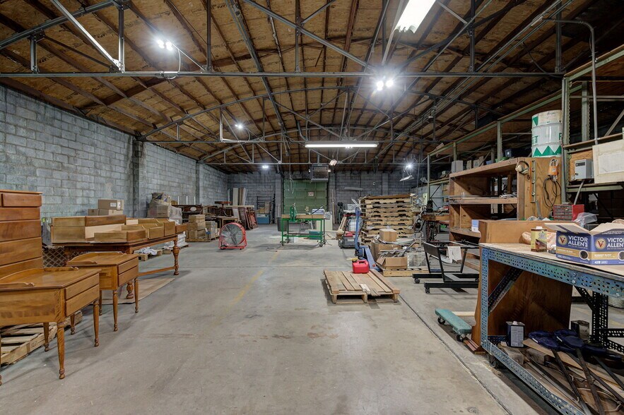 More Photos Of 515 Kings of Leon Ln, Oklahoma City Manufacturing For Sale