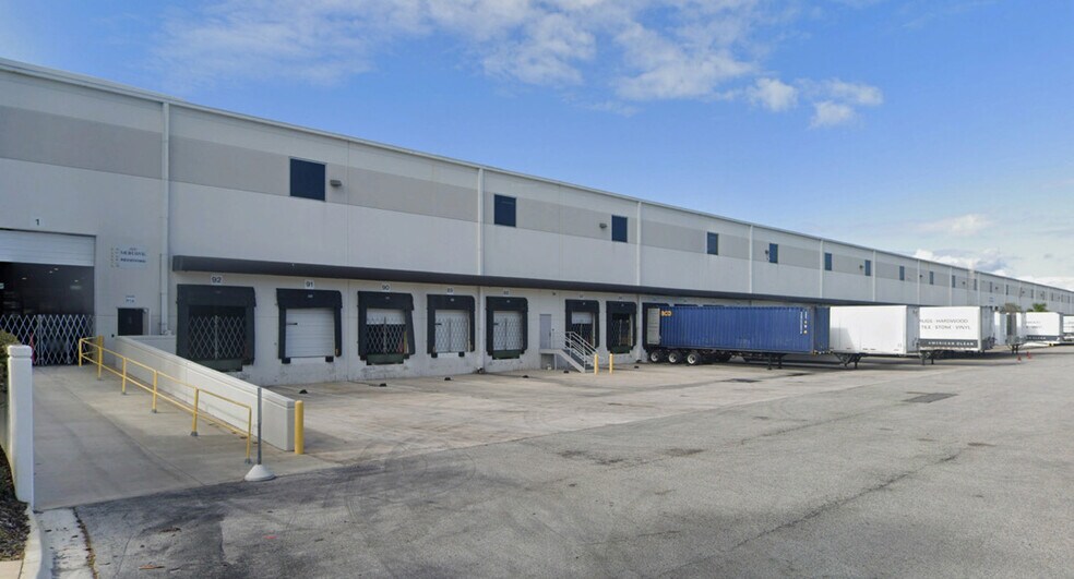 More Photos Of 220 Deen Still Rd, Davenport Distribution For Lease