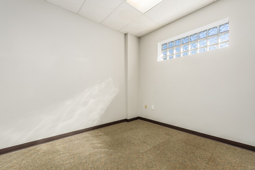 More Photos Of 1251 W Broad St, Columbus Storefront Retail Office For Sale