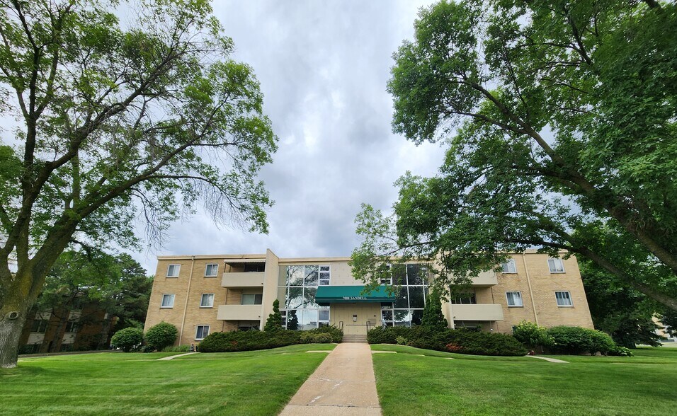 More Photos Of 7000 Sandell Ave, Edina Apartments For Sale