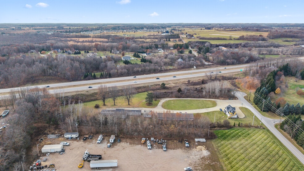 More Photos Of 4991 Arthur Rd, Slinger Hotel For Sale