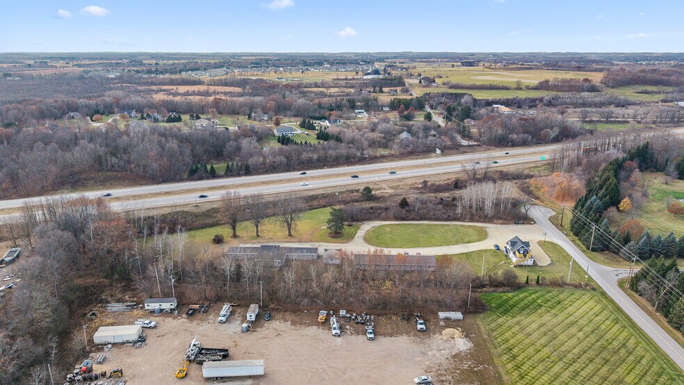 More Photos Of 4991 Arthur Rd, Slinger Hotel For Sale