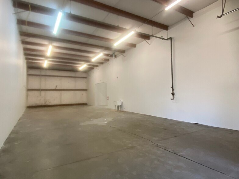 More Photos Of 3811 Tarheel Dr, Raleigh Warehouse For Lease