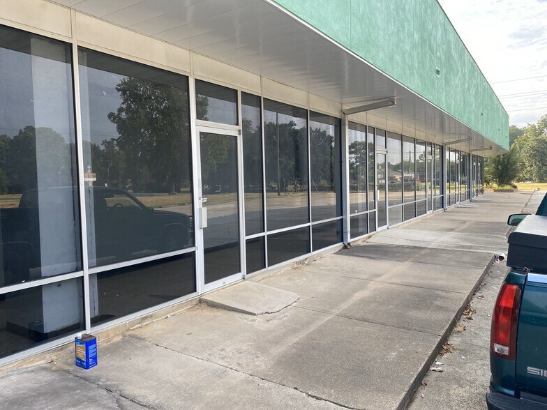 More Photos Of 2530 Old Louetta Loop, Spring Warehouse For Lease