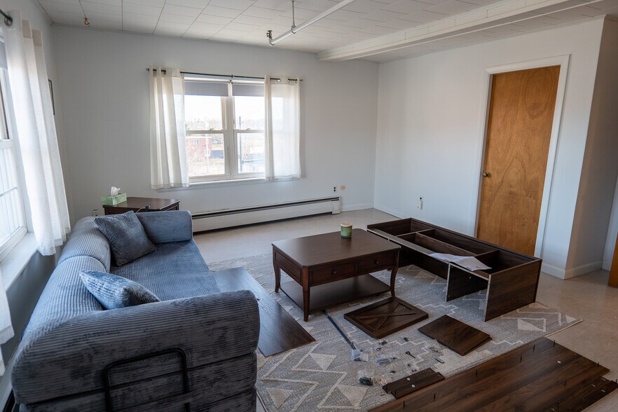 More Photos Of 4 Market Sq, Houlton Office For Sale