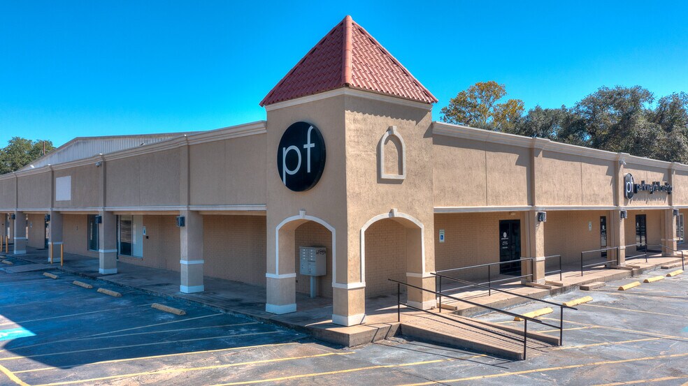 More Photos Of 5819 10th St, Katy Storefront For Sale