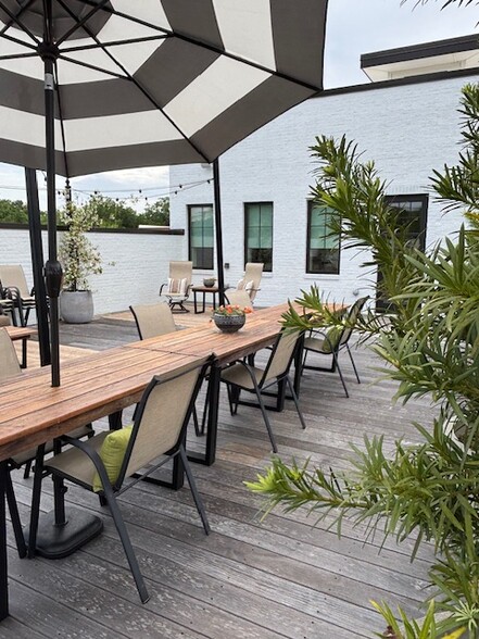 More Photos Of 152 N Section St, Fairhope Storefront Retail Residential For Sale