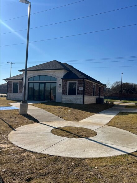 More Photos Of 5500 N Shiloh Rd, Garland Medical For Lease