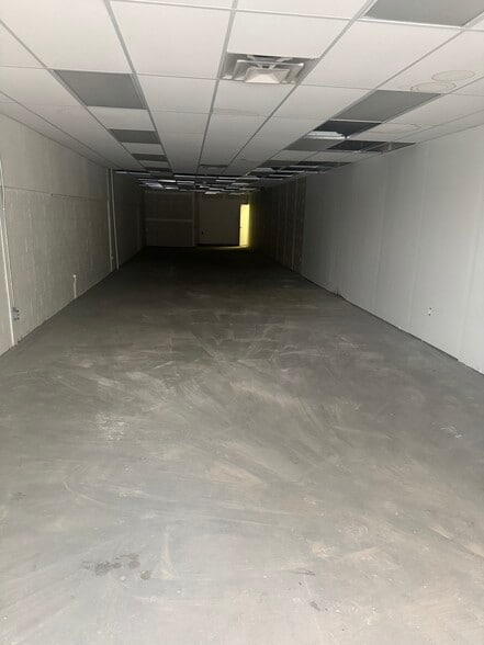 More Photos Of 640-660 Auburn Ave, Pontiac Unknown For Lease