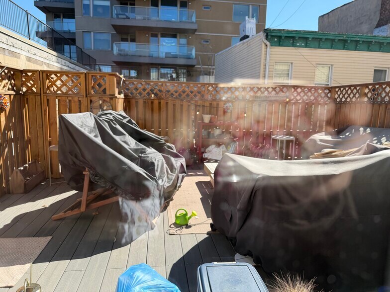 More Photos Of 117 Berry St, Brooklyn Storefront Retail Residential For Sale