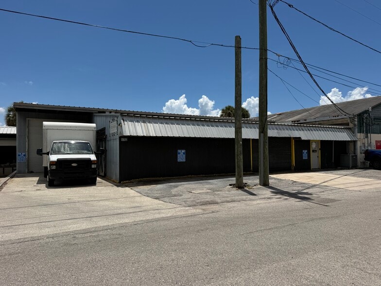 More Photos Of 1706 W Fig St, Tampa Warehouse For Lease
