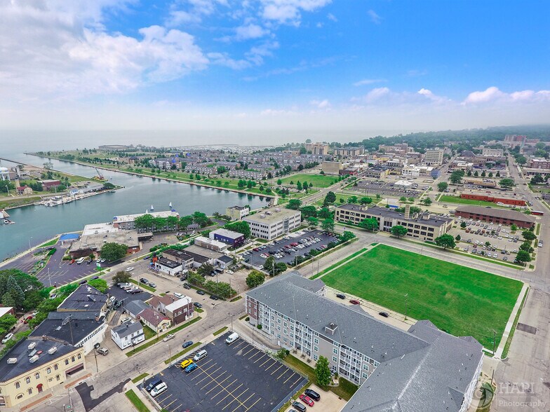 More Photos Of 600 52nd St, Kenosha Office For Lease