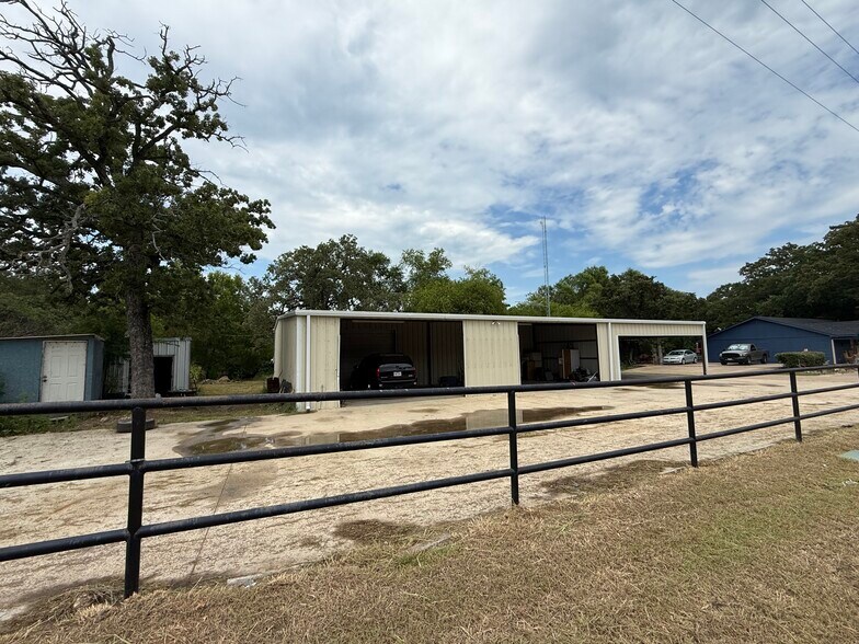 More Photos Of 10015 FM 751, Quinlan Flex For Sale