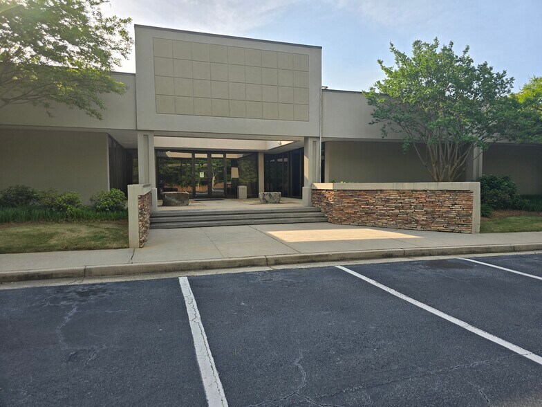More Photos Of 3320 Holcomb Bridge Rd, Peachtree Corners Office Residential For Lease