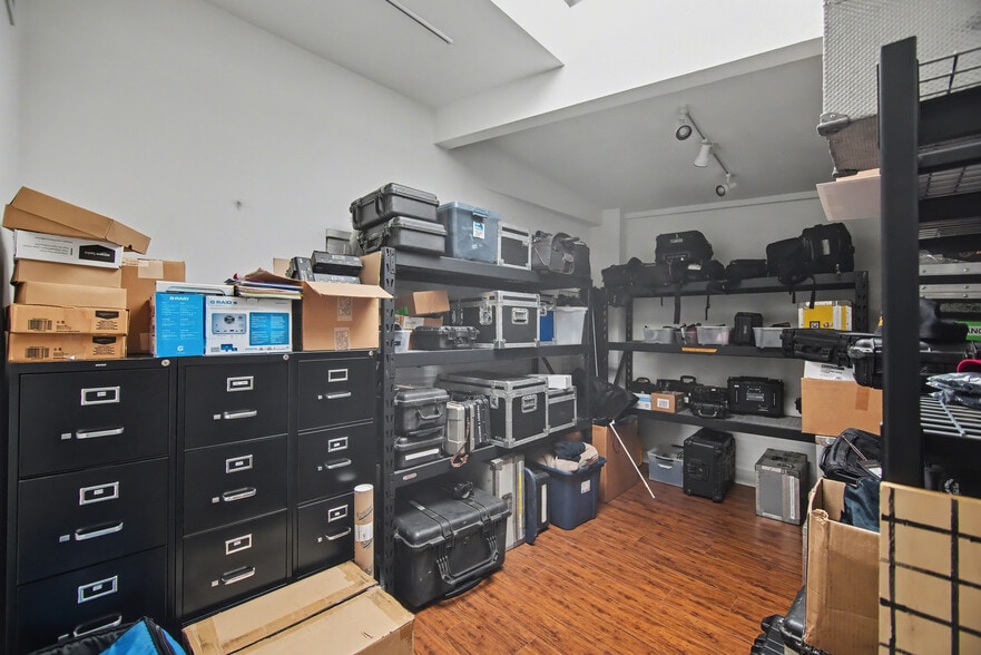 More Photos Of 13428 Beach Ave, Marina Del Rey Warehouse For Lease