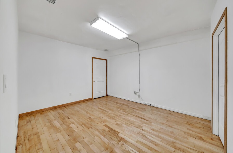 More Photos Of 830 S Main St, Santa Ana Freestanding For Sale