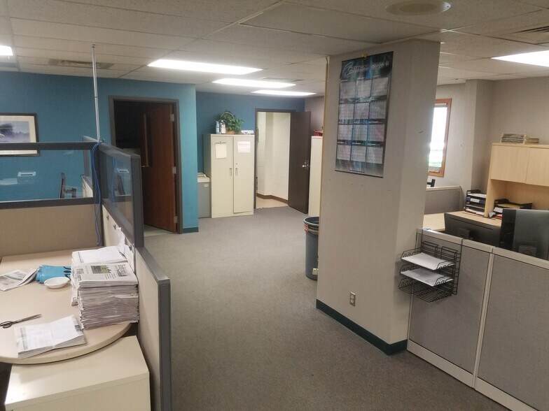 More Photos Of 2208 Trott Ave SW, Willmar Flex For Sale