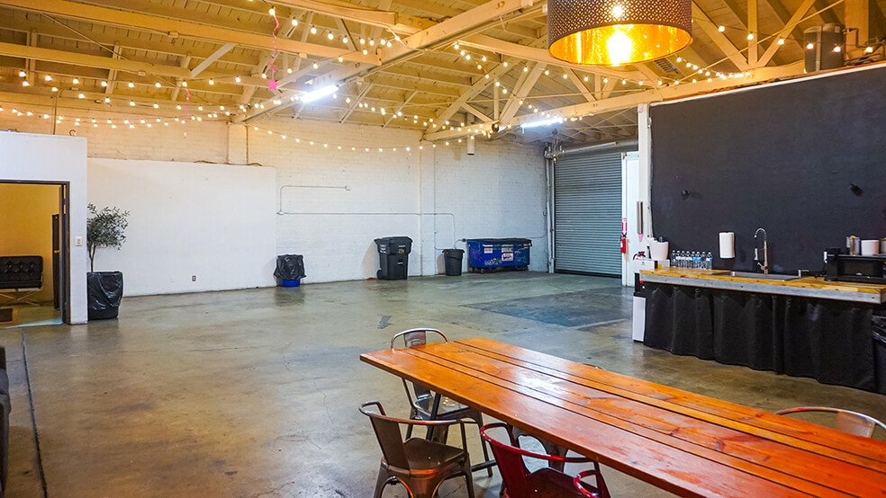 More Photos Of 2234 W Temple St, Los Angeles Manufacturing For Lease