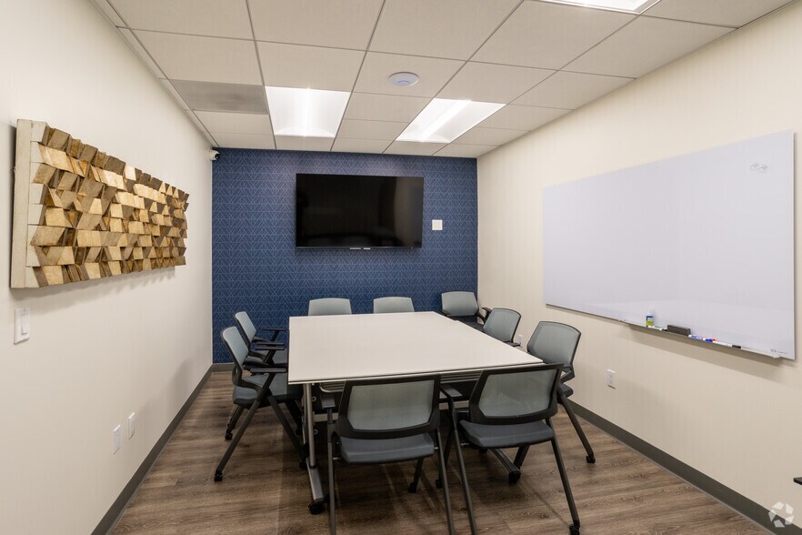More Photos Of 4221 Wilshire Blvd, Los Angeles Loft Creative Space For Lease