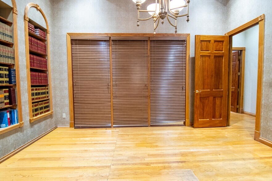 More Photos Of 757 Arlington Ave N, Saint Petersburg Office For Sale